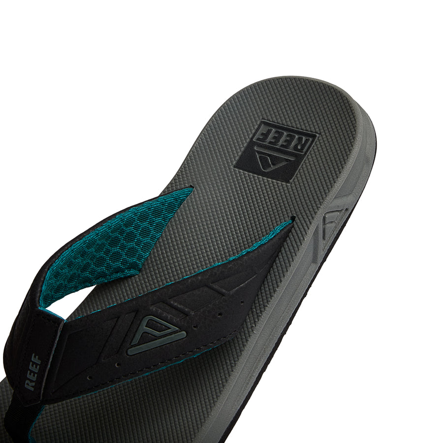 CI8148_PHANTOMS_GREYBLACKGREEN_DTL2_WHITE-900x900-831cf75.jpg