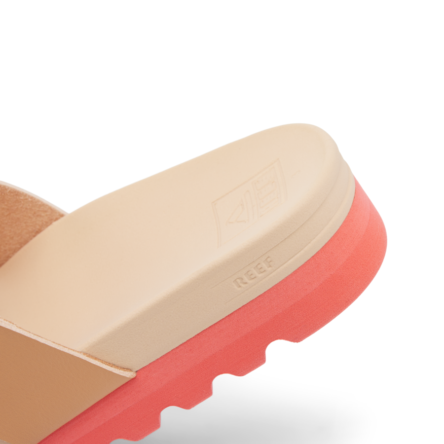 CJ6294_KIDS_VISTA_HIGH_CORAL_SUNSET_DTL2_shadow-900x900-c4cc11b.png