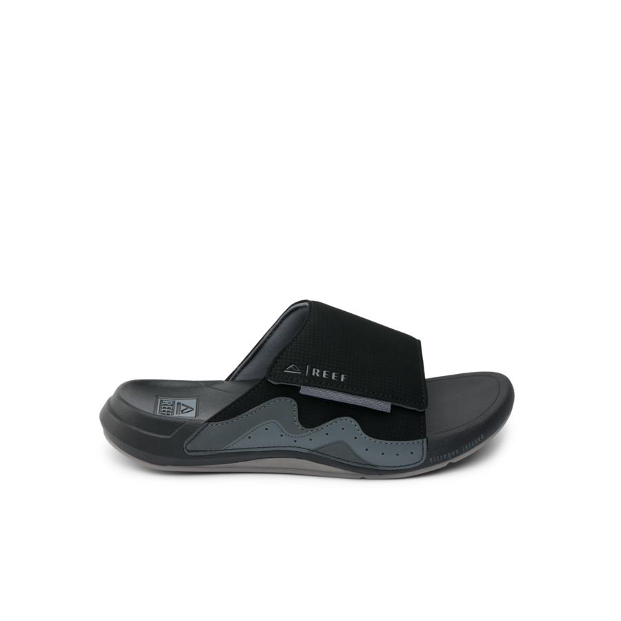 CJ6615_CRUISER_SLIDE_BLACK_GREY_RS_shadow-900x900-c4cc11b.png