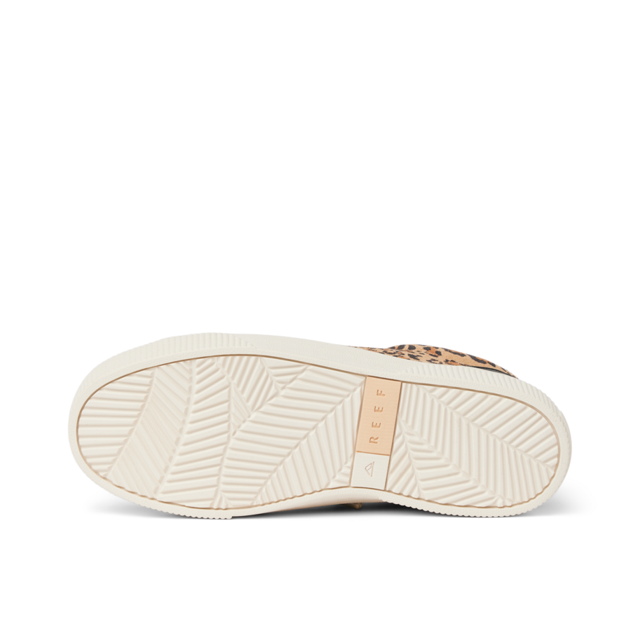 CJ7216_LAY_DAY_DAWN_LEOPARD_SUEDE_O-900x900-c4cc11b.png