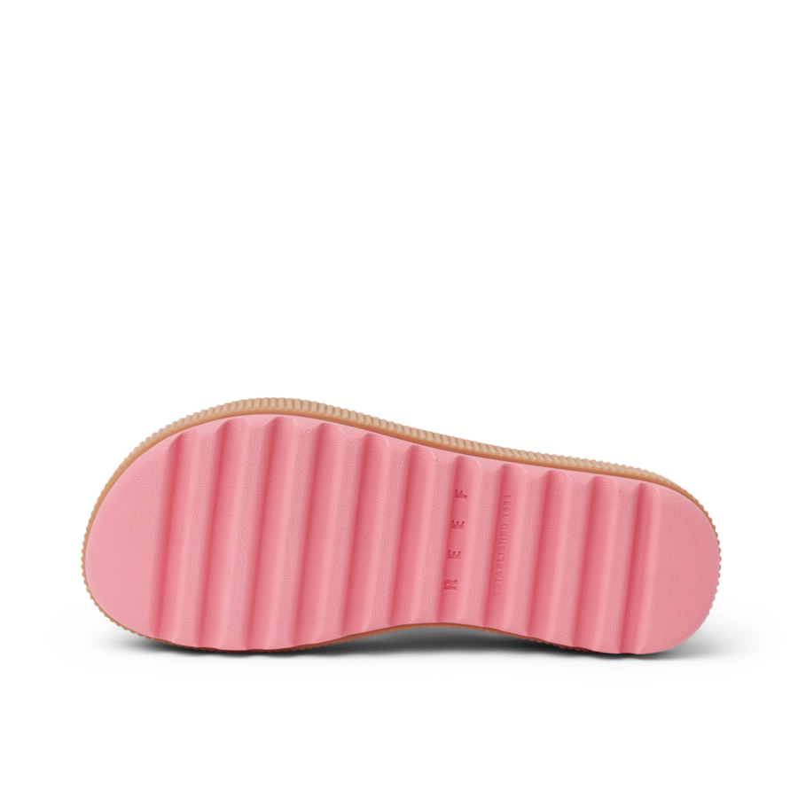 CJ7430_WATERVISTAHIGHER_STRAWBERRY_O_SHADOW-900x900-c4cc11b.png