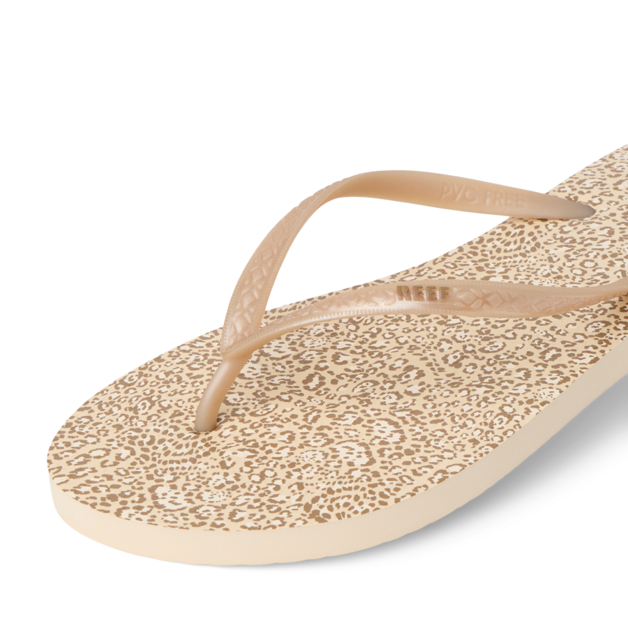 CJ7522_REEF_SEASIDE_PRINTS_CHEETAH_PRINT_DTL1_SHADOW-900x900-c4cc11b.png