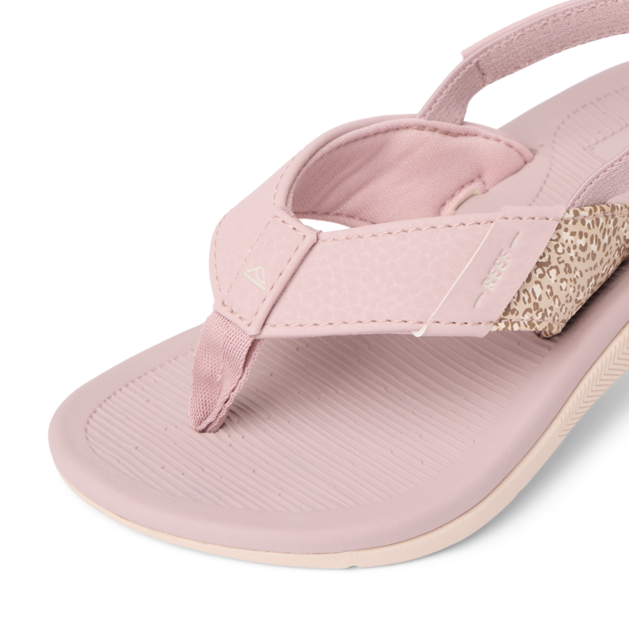 CJ8041_LITTLES_SANTA_ANA_PALE_MAUVE_DTL1_SHADOW-900x900-c4cc11b.png