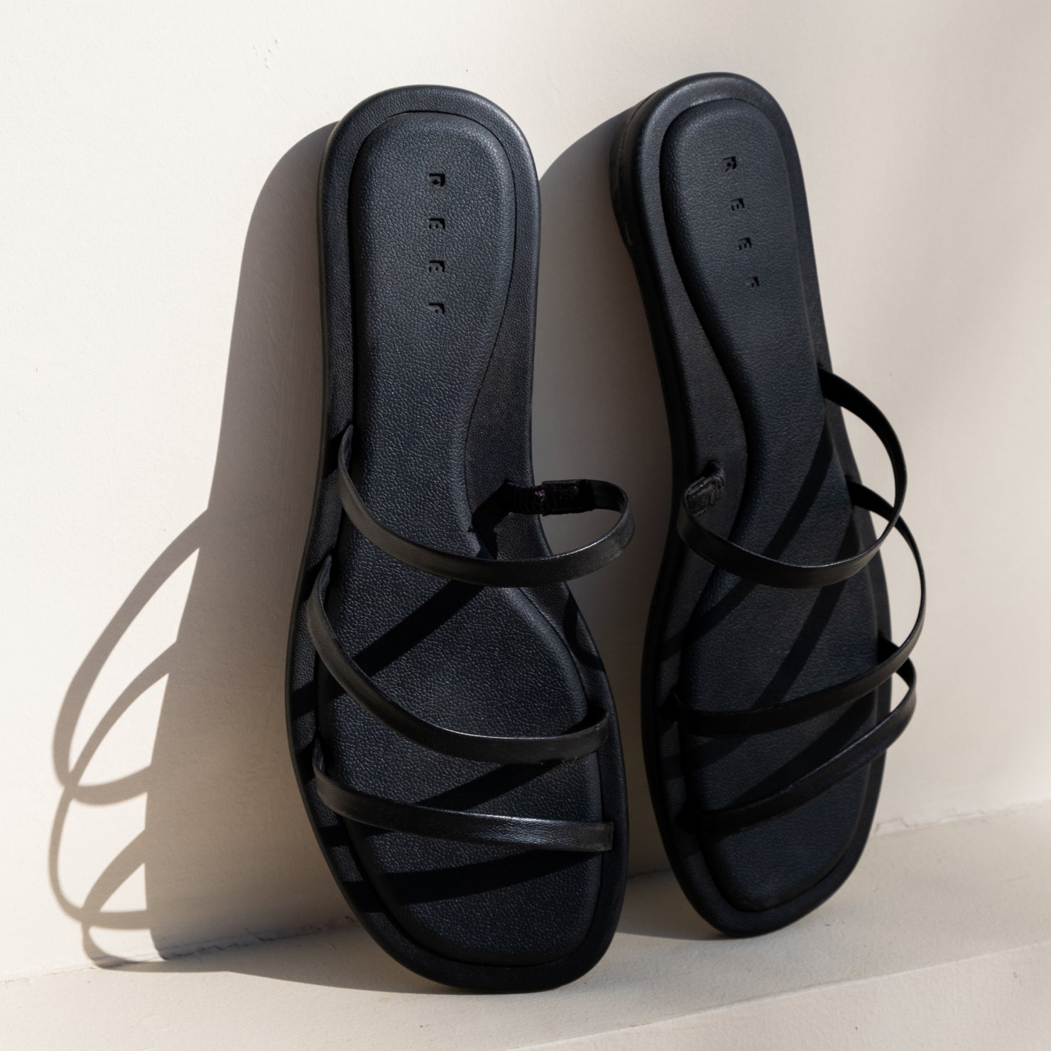 PDP-Ava-Black-PDPALT-2-1.jpg